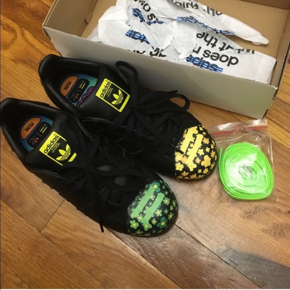 Adidas Women's Black and Gold Sneakers - Picture 1 of 5